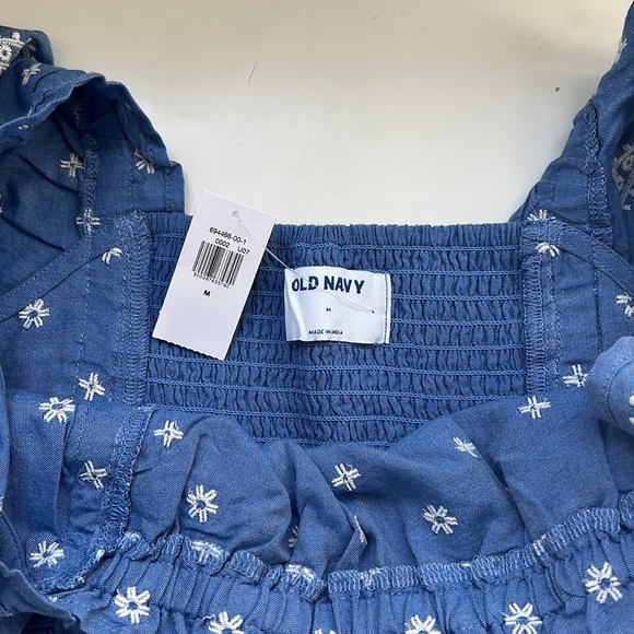 Old navy embroidered floral top medium - Picture 4 of 5